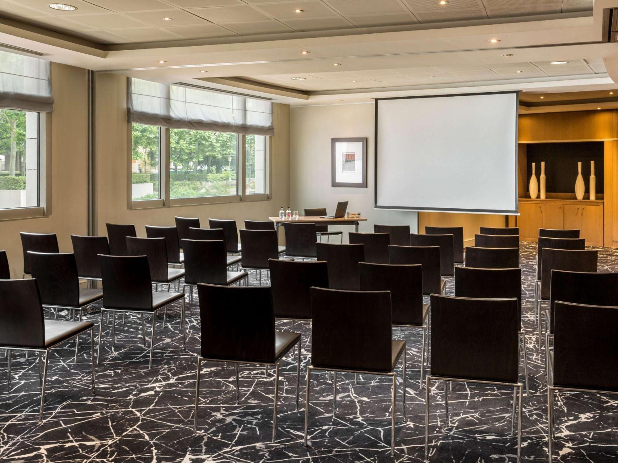 Hotel Nest Paris La Defense - Mgallery 5*